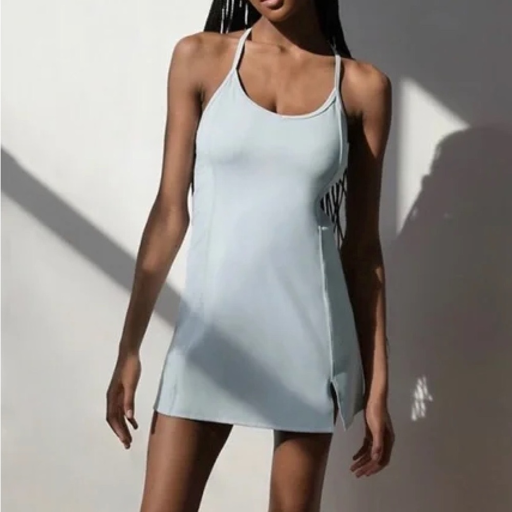 Aritzia TnAction TnaSLICK Court Dress - Light Grey/Ash Size M